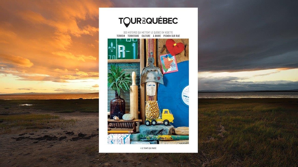 La couverture du livre-magazine Tour du Québec numéro 4 Le temps qui passe sur une image plage.