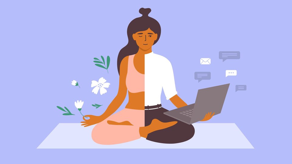 Une personne fait du yoga tout en tenant dans une main son ordinateur, et de l'autre, une fleur pour signifier la dualité entre la vie professionnelle et personnelle.