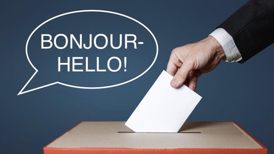Une main qui dépose un bulletin de vote dans une boîte.