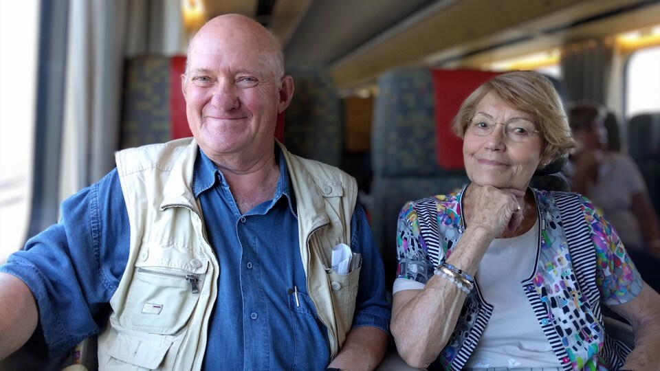 John et Françoise de la Motte, décédés de la COVID-19 à 7 jours d'intervalle.