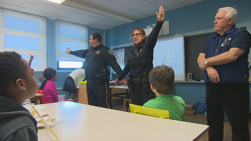 Une formation pour brigadiers scolaires à L'école LaRocque de Sherbrooke