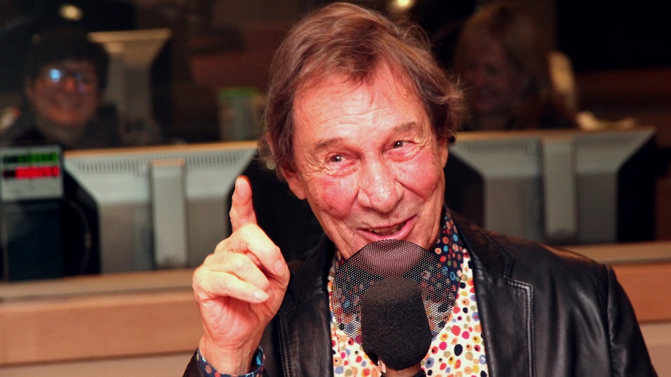À 82 ans, l'énergie du chanteur Jean-Pierre Ferland est toujours aussi contagieuse.