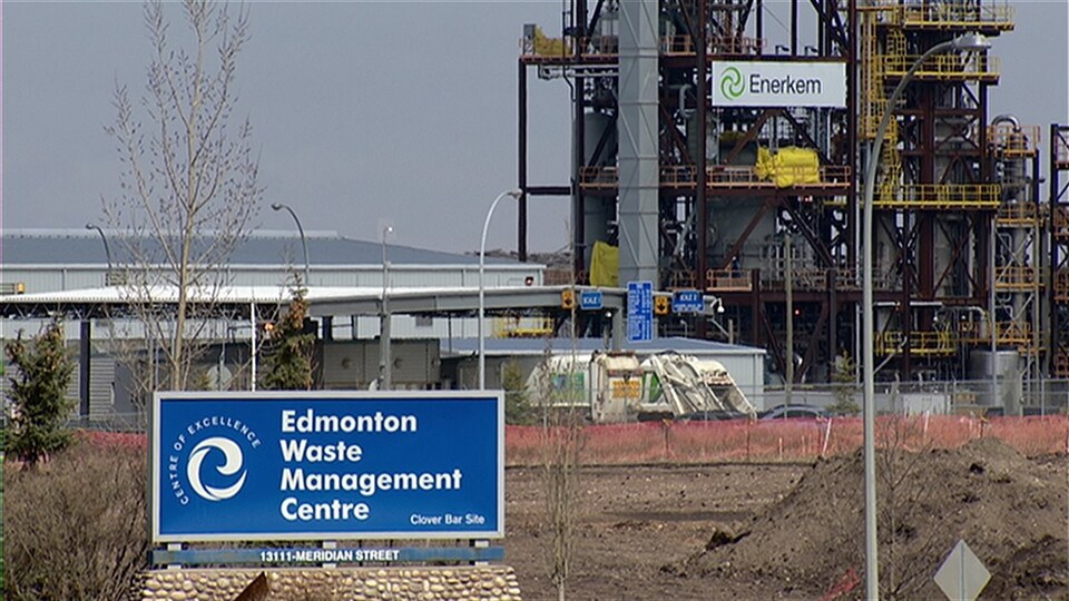 L'usine Enerkem au coeur du centre de tri des déchets Clover Bar, d'Edmonton.