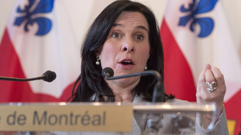 Valérie Plante prononçant un discours