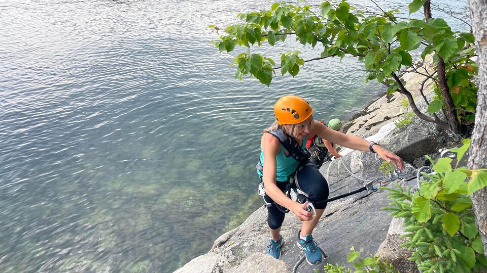 Tyrolienne et via ferrata à la Baie du GardeFeu