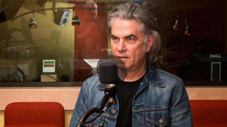 L'artiste Richard Séguin répond aux questions de René Homier-Roy.