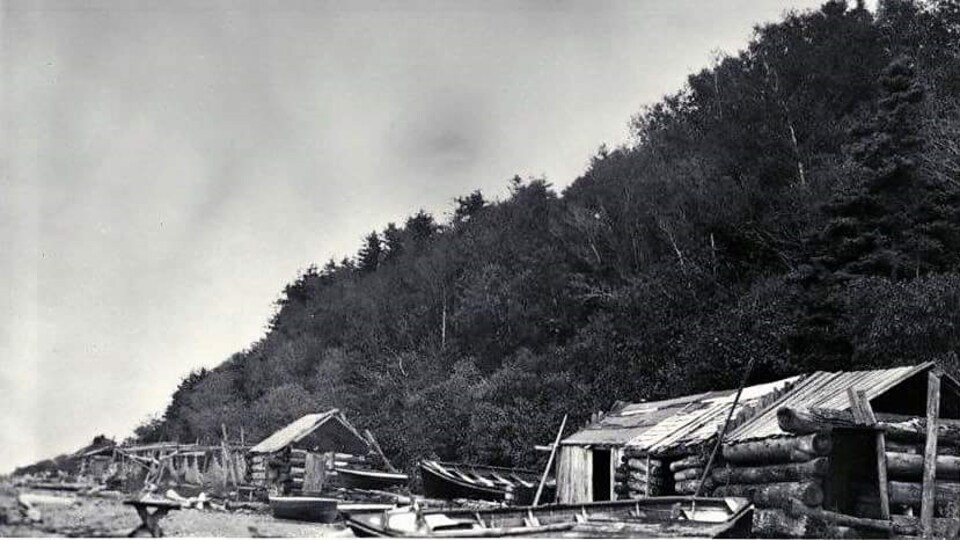 L'anthropologue Marius Barbeau a pris cette photographie lors de son passage à Tourelle en 1918