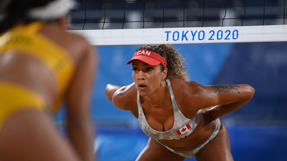 La joueuse de volleyball canadienne Brandie Wilkerson, lors d'un match contre l'équipe du Brésil aux Jeux olympiques de Tokyo, le 29 juillet 2021.