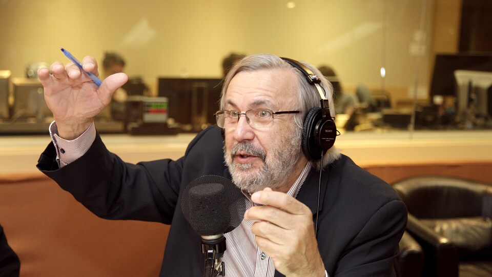 Yanick Villedieu dans le studio 18 de Radio-Canada le 20 mai 2017
