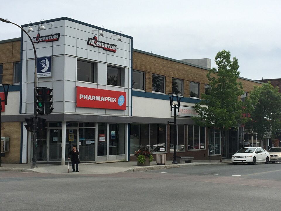 La pharmacie « Pharmaprix » au centre-ville de Rouyn-Noranda. 