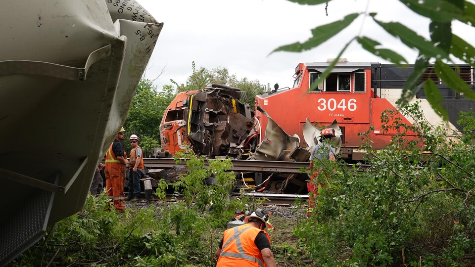 Deux trains qui sont entrés en collision.