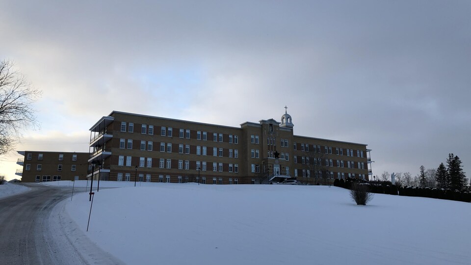 Couvent de LacauSaumon vendre ou détruire RadioCanada.ca