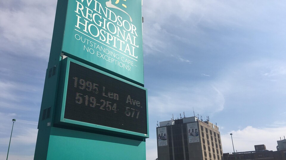 Un panneau d'entrée de l'Hôpital régional de Windsor.