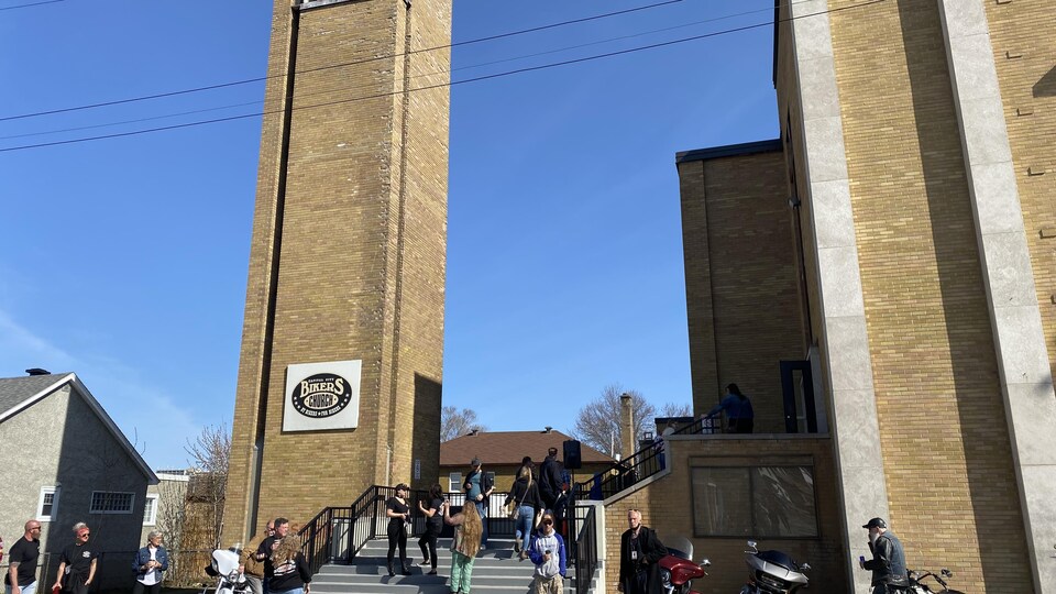 Many people came to church.