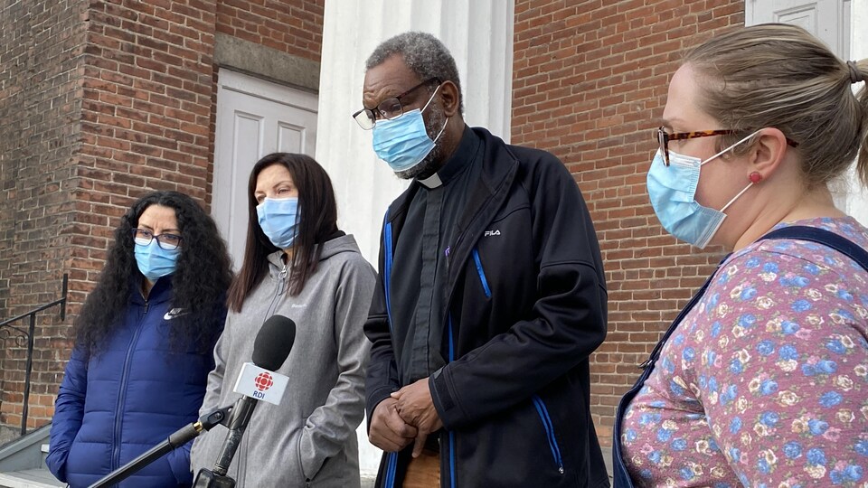 Adriana Herrera Duarte, Anne Saint Pierre, le pasteur Samuel V. Dansokho et Shanna Bernier.