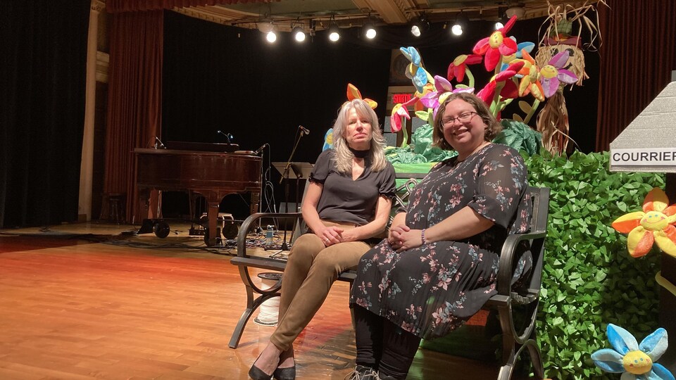 Une Piece De Theatre Pour Mieux Comprendre La Realite Des Entendeurs De Voix Radio Canada Ca Une Piece De Theatre Pour Mieux Comprendre La Realite Des Entendeurs De Voix Radio Canada Ca