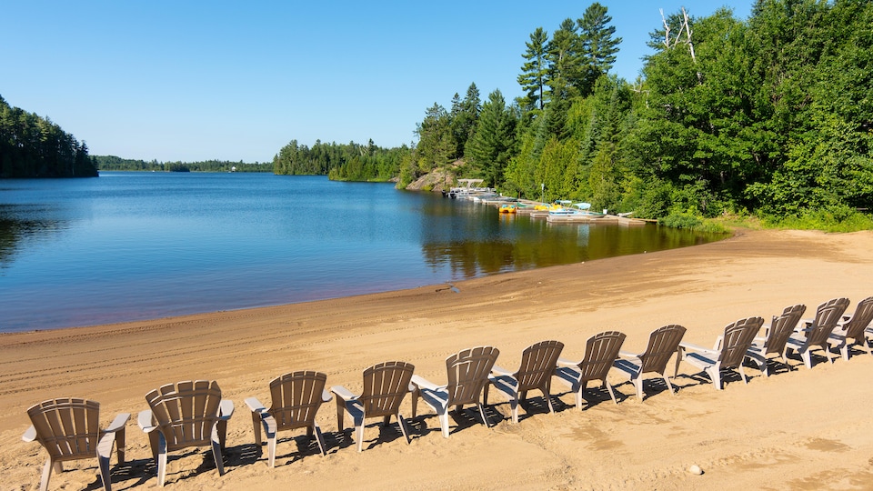Plage de la Pourvoirie du Lac Blanc, à Saint-Alexis-des-Monts.