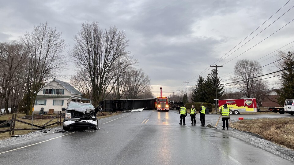 Collision impliquant un poids lourd et quatre véhicules à SainteCécile