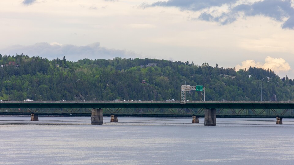 Le pont Dubuc, reliant Chicoutimi à Chicoutimi-Nord