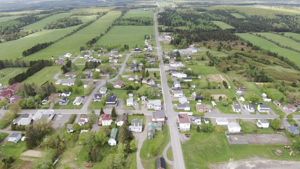 Un vue de survol de Saint-Alexis-de-Matapédia.