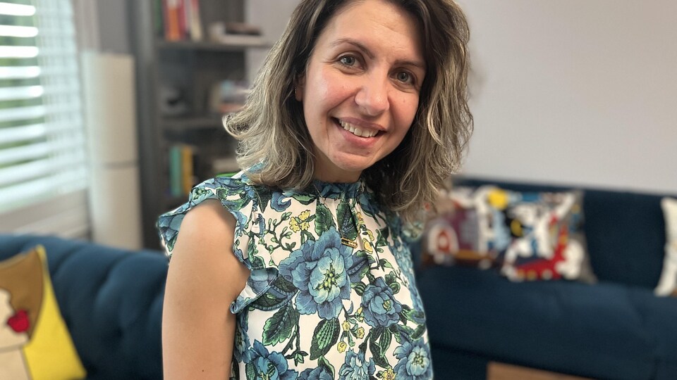 Shayma Alaldabagh sourit à l'objectif.