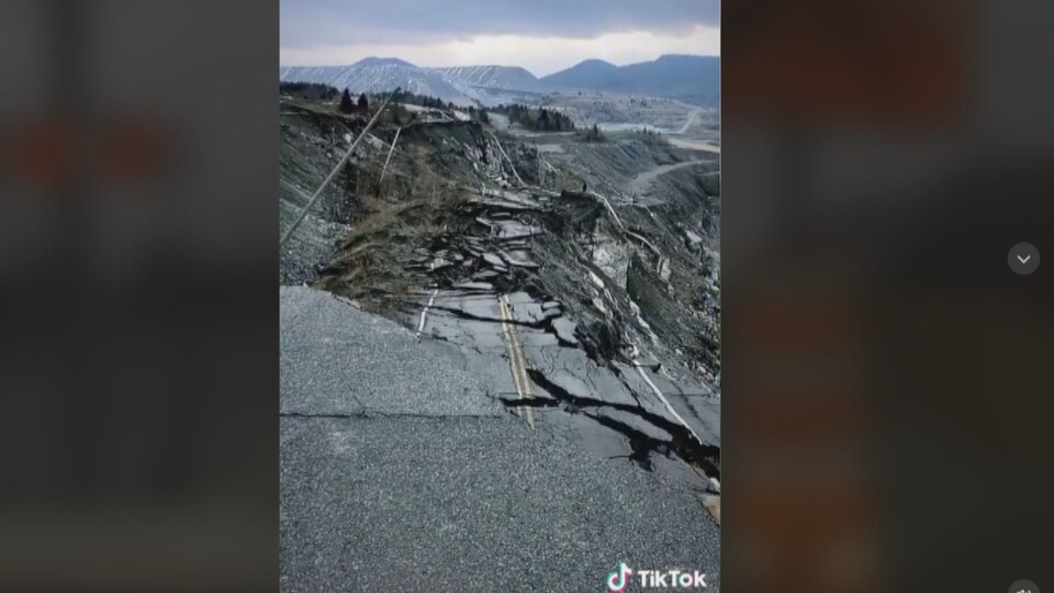 Une dangereuse mode TikTok fait affluer les internautes sur la route