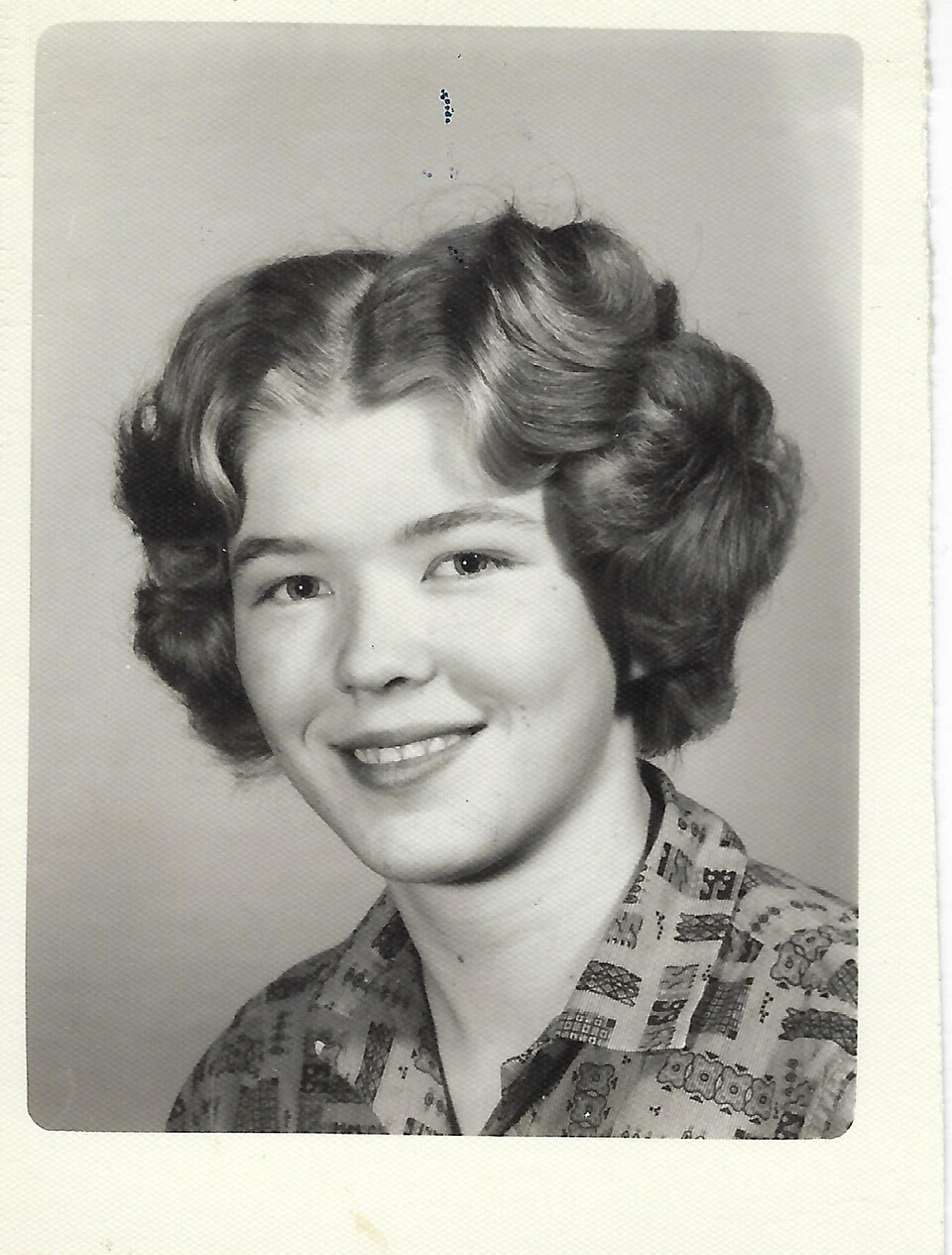 Madeleine Dahlem en 10e année. Elle a trouvé au verso l’autographe de Félix Leclerc qui a fait une tournée à travers l’ouest en 1963. « Moi et une gang de cousins et cousines avons eu le plaisir d'être son public à un concert maison où nous avons aussi chanté pour lui ».