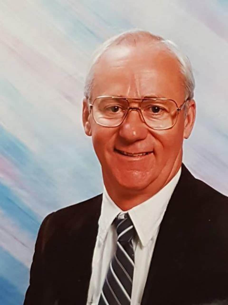 Roger Marchand quelques années avant sa retraite comme enseignant à Gravelbourg en 1995