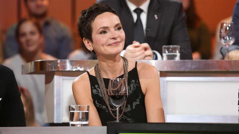 Anais Barbeau-Lavalette sur le plateau de Tout le monde en parle en 2017.