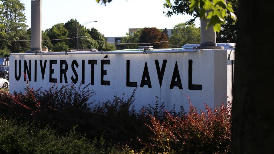 Frais De Scolarite En Hausse Pour Les Etudiants Etrangers A L Universite Laval Radio Canada Ca