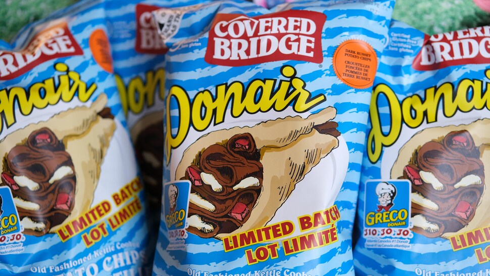 Les croustilles au donair de Covered Bridge, la raison derrière mon arrêt à l'usine de transformation de Waterville au Nouveau-Brunswick. 