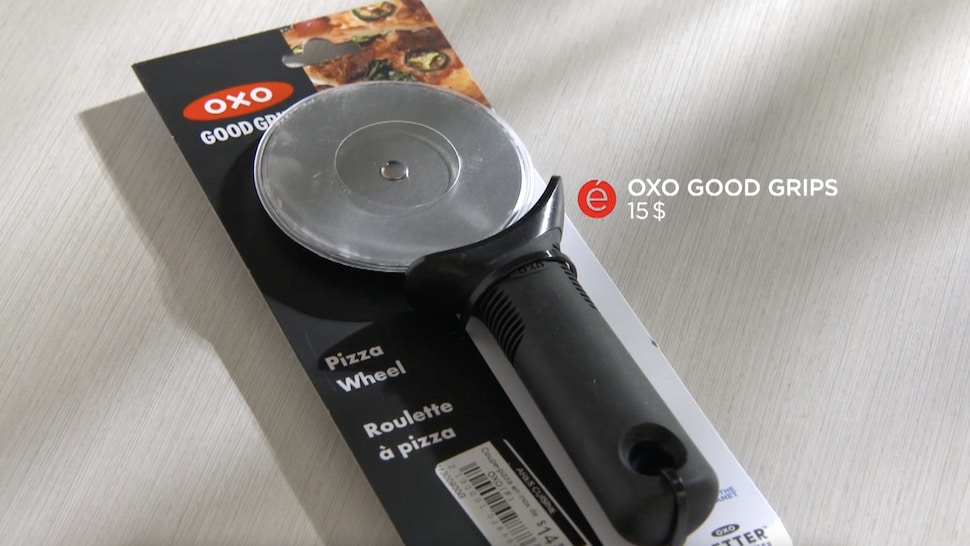 Une roulette à pizza de la marque Oxo, à 15 $.