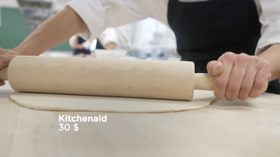Un rouleau à pâtisserie de la marque Kitchenaid, à 30$.