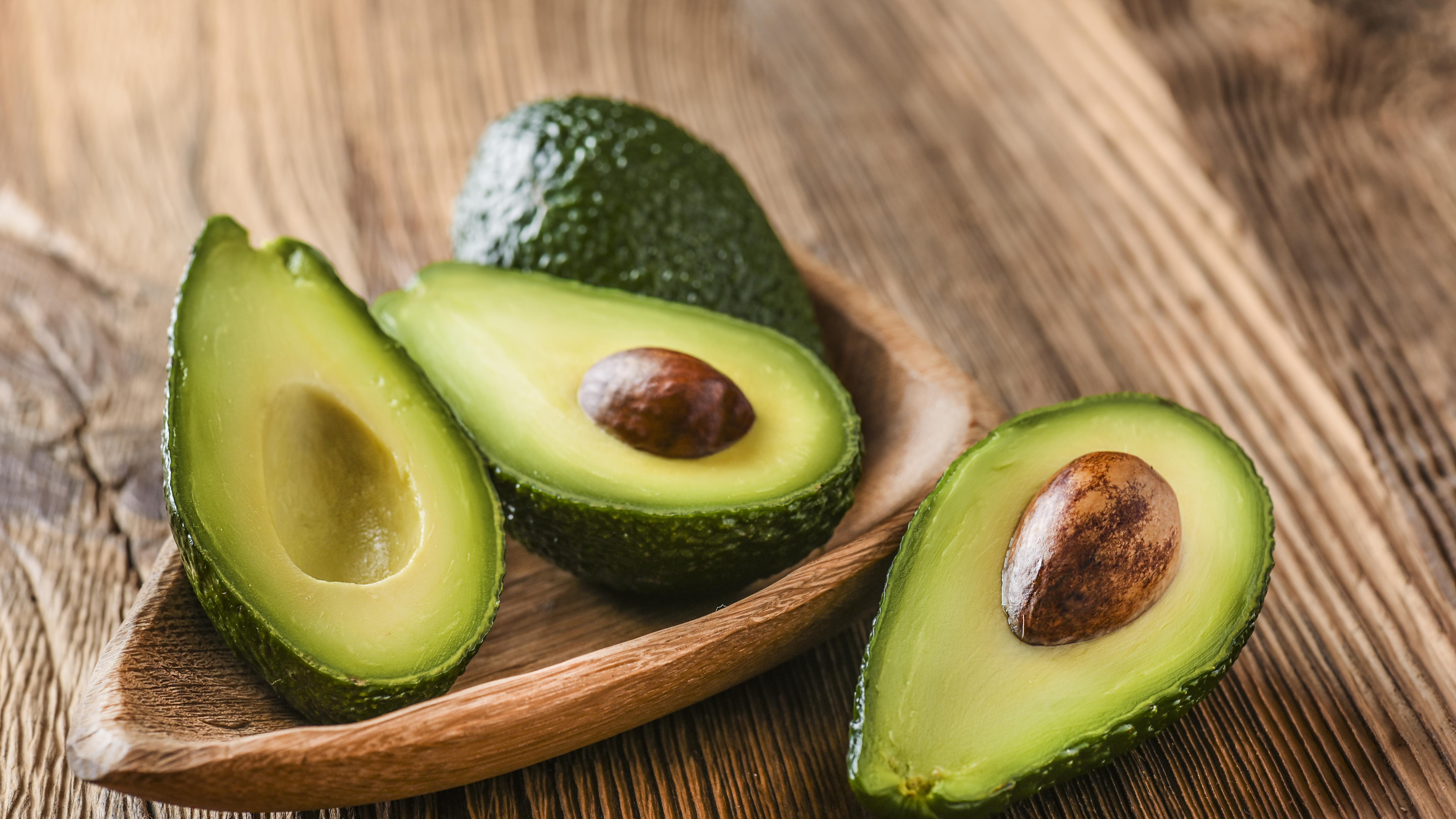 elfbar nachfüll pod läuft aus Toast à l’avocat avec graines de sésame et œuf pochés main image 1