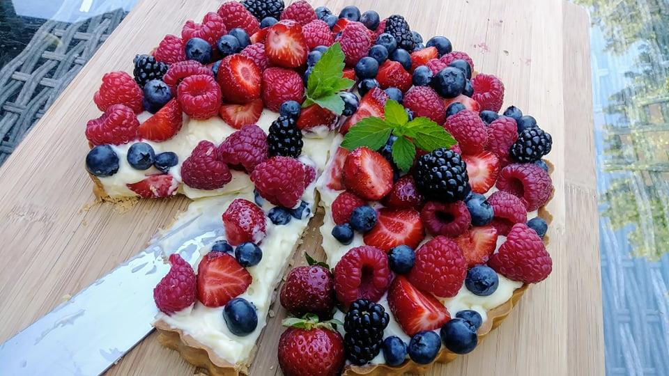 Les Jeudis Gourmands De Manon Tarte Jardiniere Aux Fraises Et Creme Patissiere