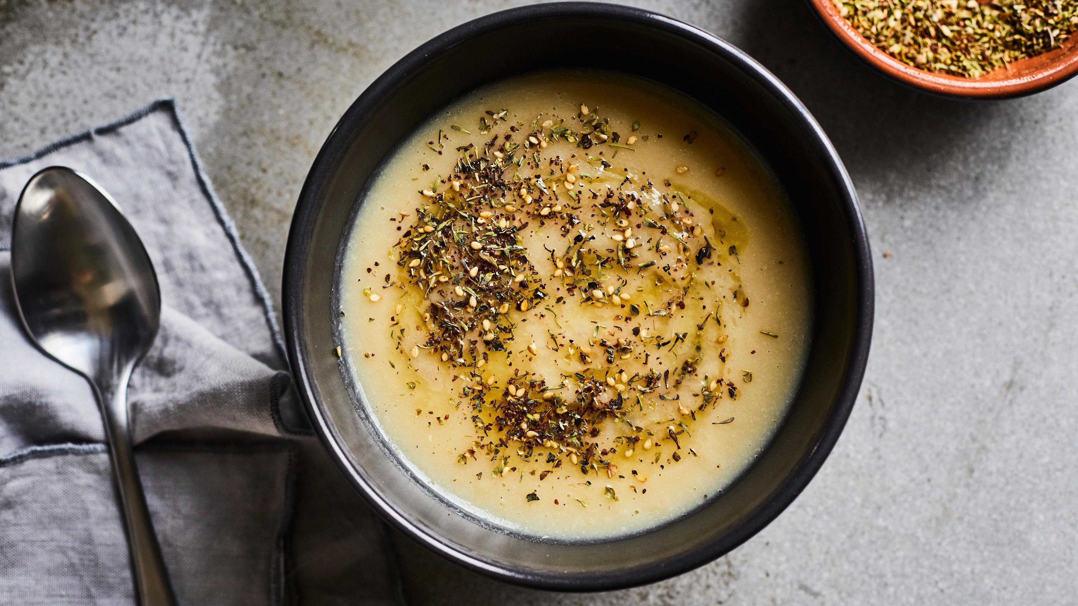 Potage au chou fleur et aux haricots blancs