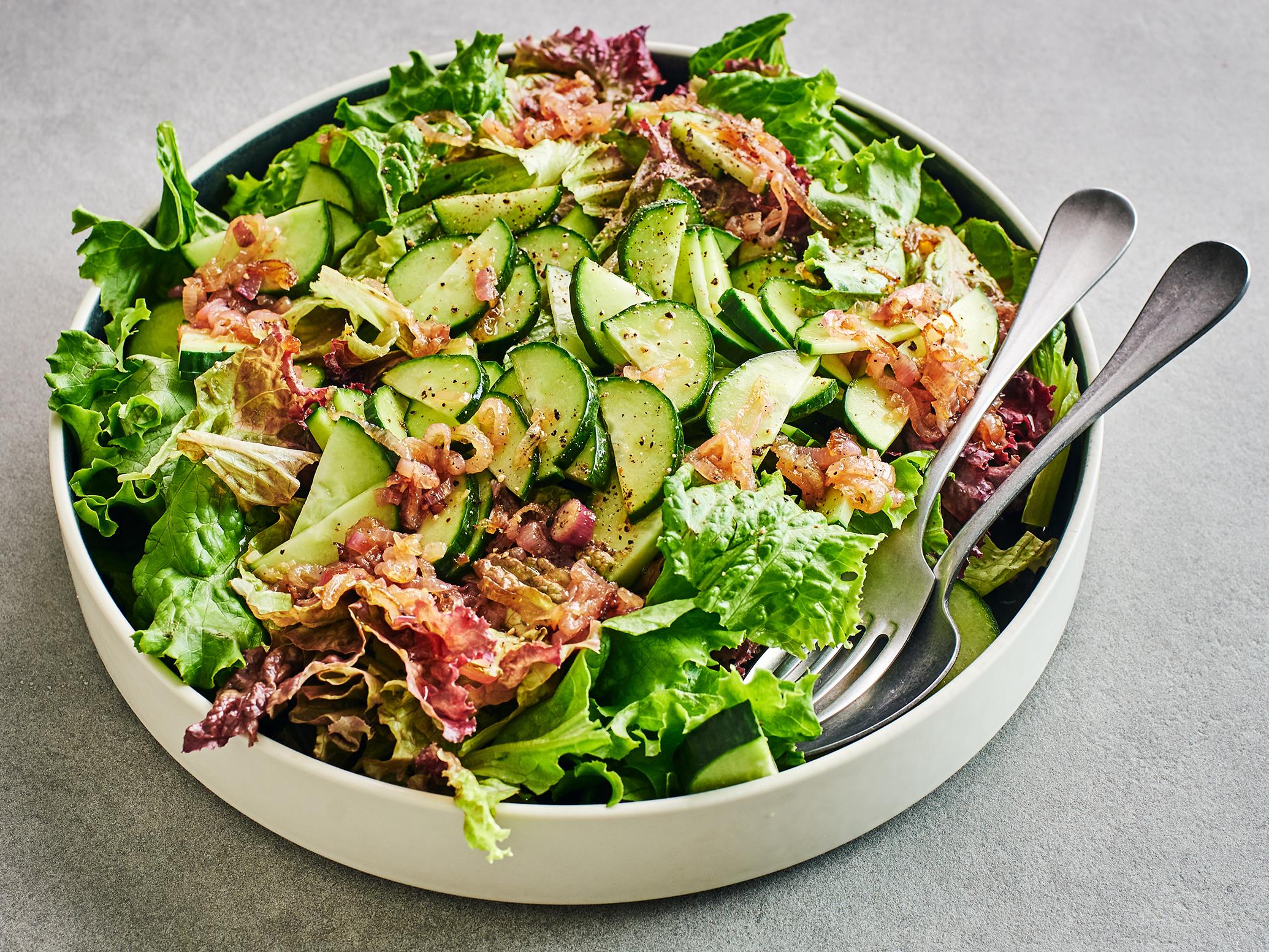 Salade verte, vinaigrette aux échalotes confites