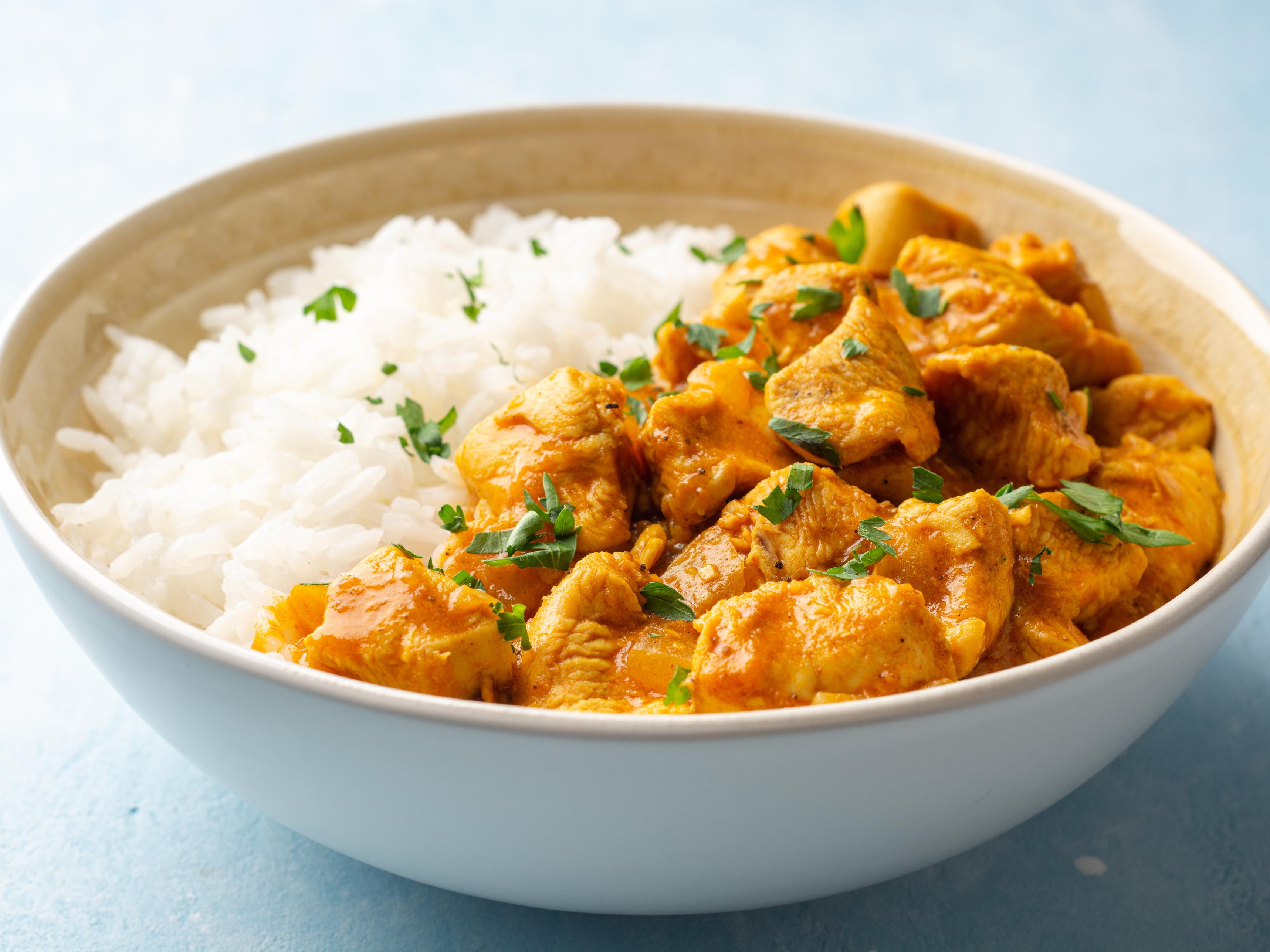 Comment préparer le poulet au curry vert indien: recette facile