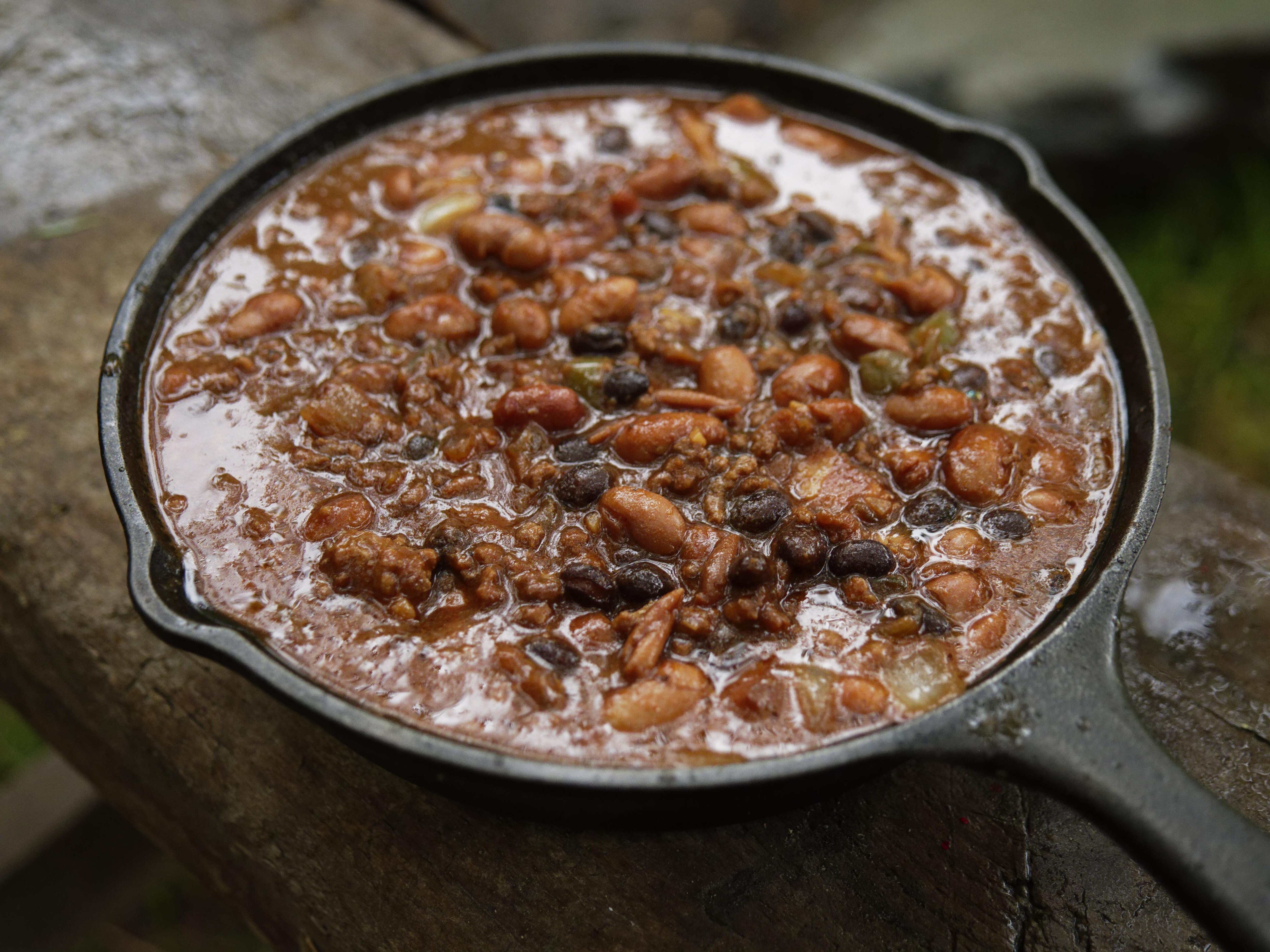 Haricots noirs aux lardons et aux oignons