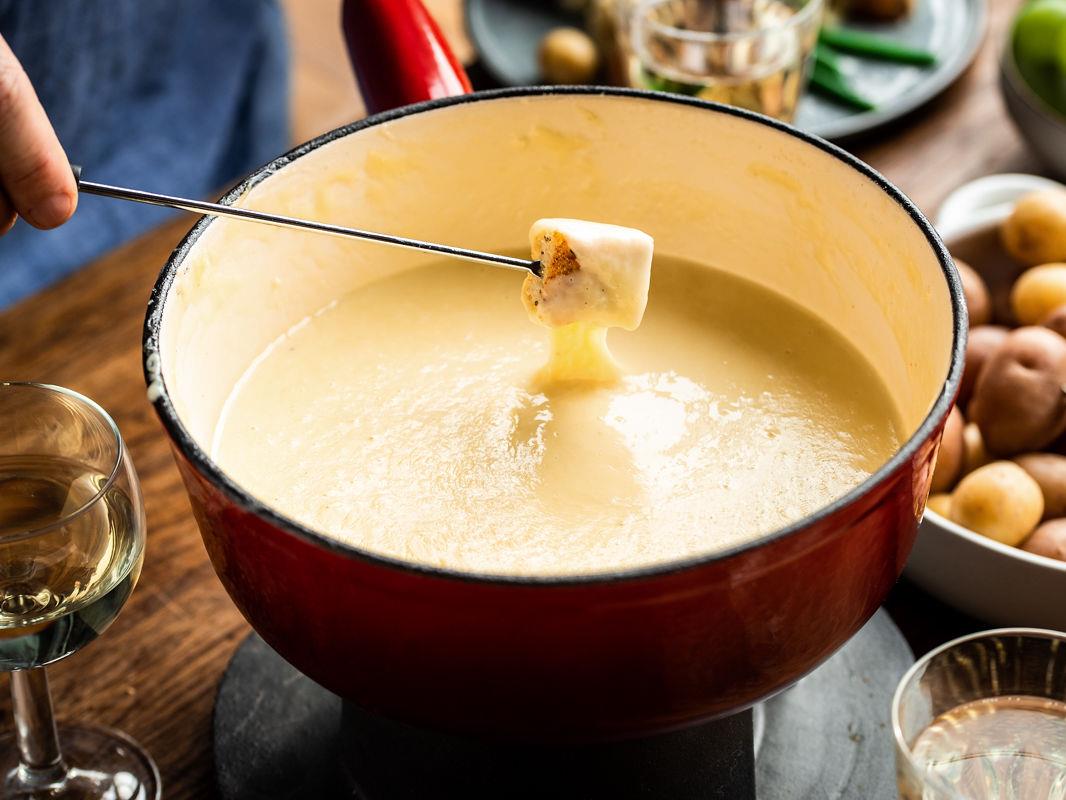 Fondue savoyarde - recette facile à préparer de la fondue savoyarde