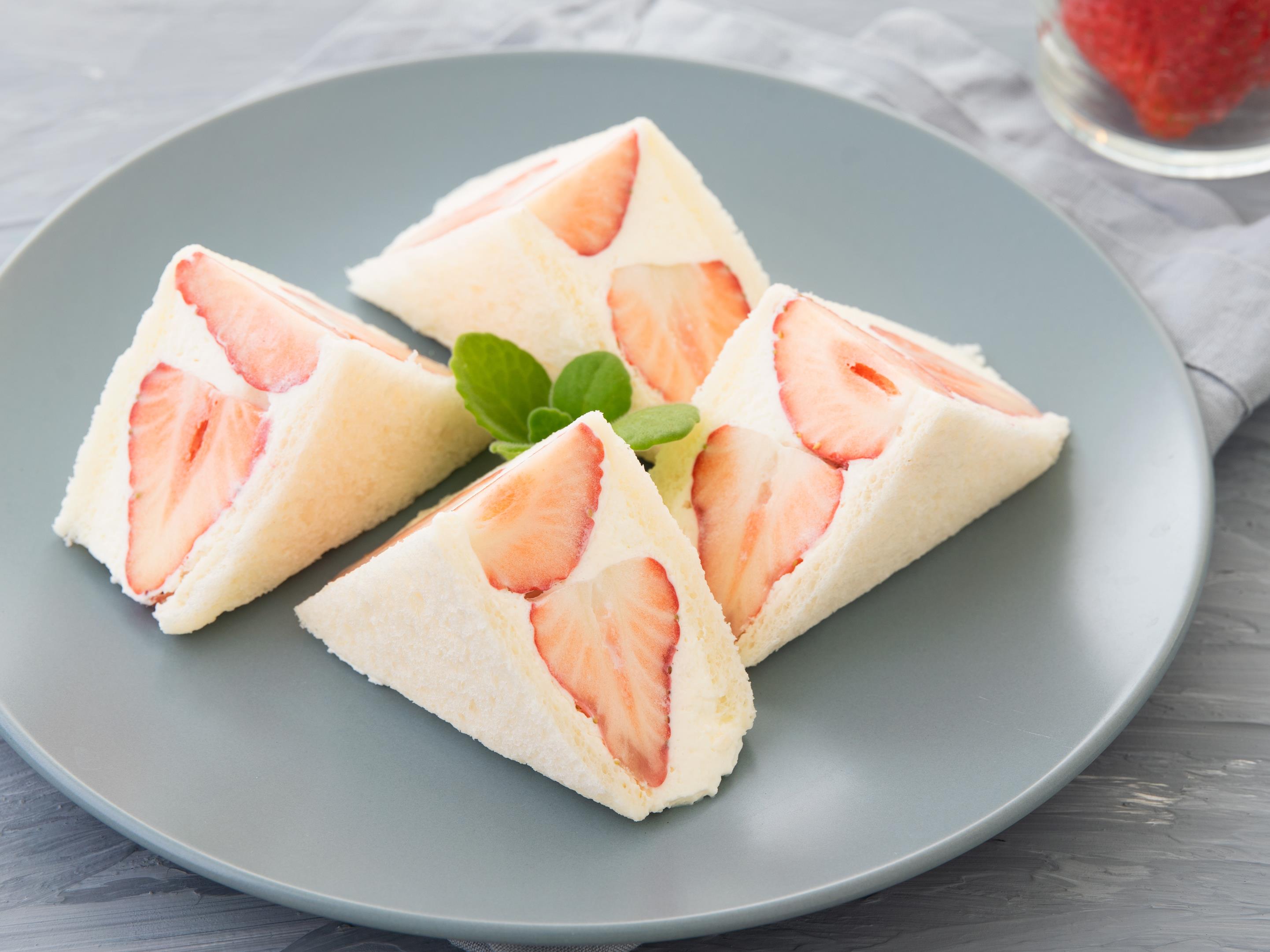 Sandwich japonais aux fraises (fruit Sando) | Mordu