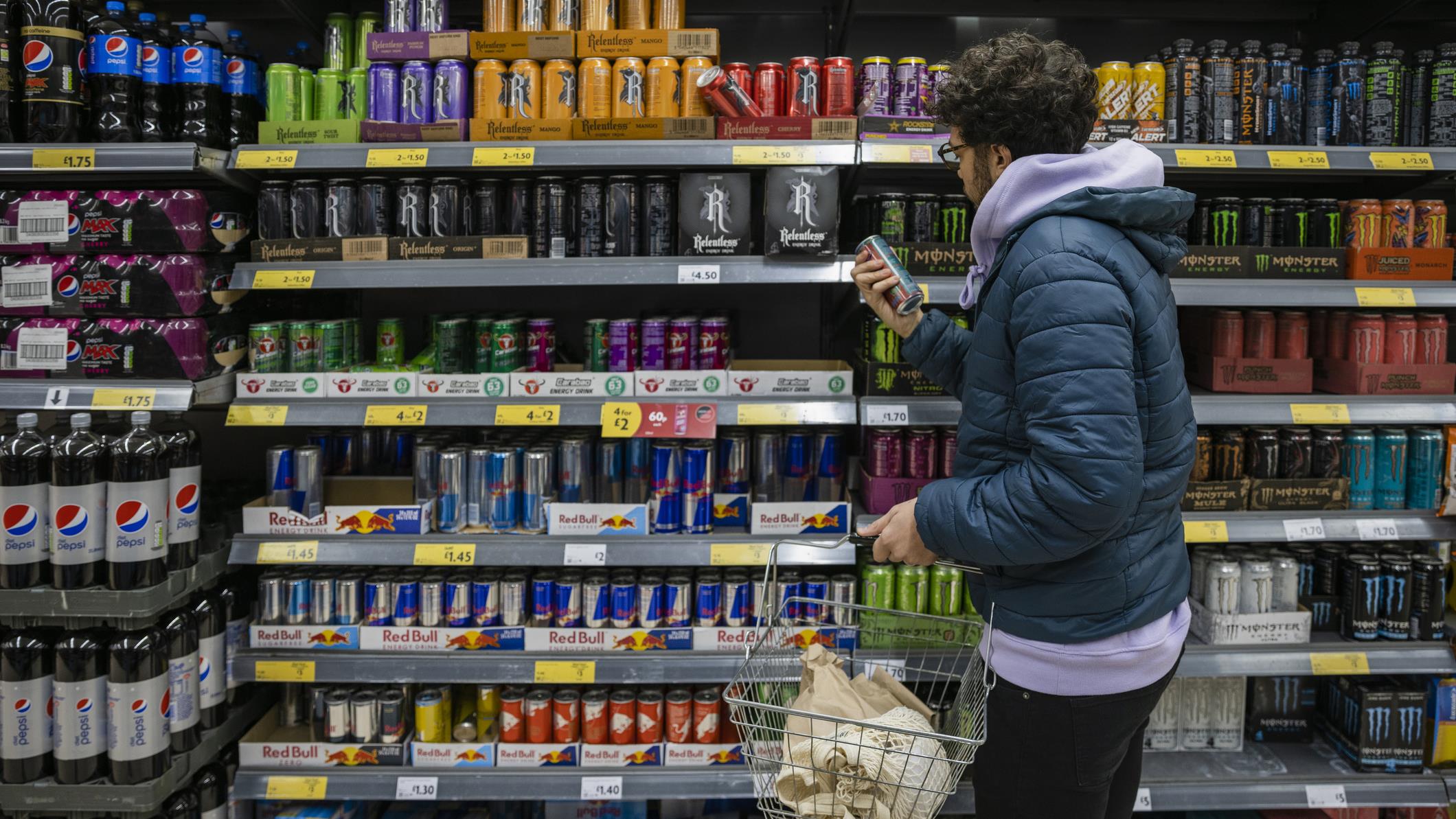 Boissons énergisantes : l’Ordre des pharmaciens du Québec recommande le retrait en magasin