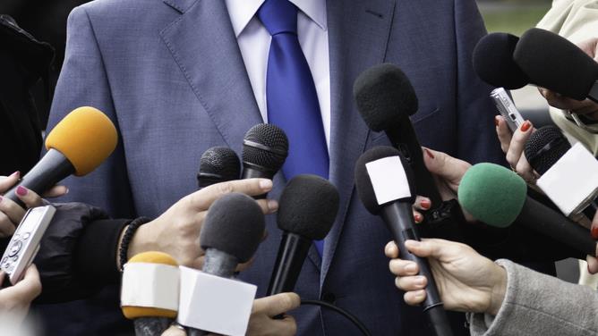 Comment les journalistes politiques gardent-ils le moral? | OHdio ...