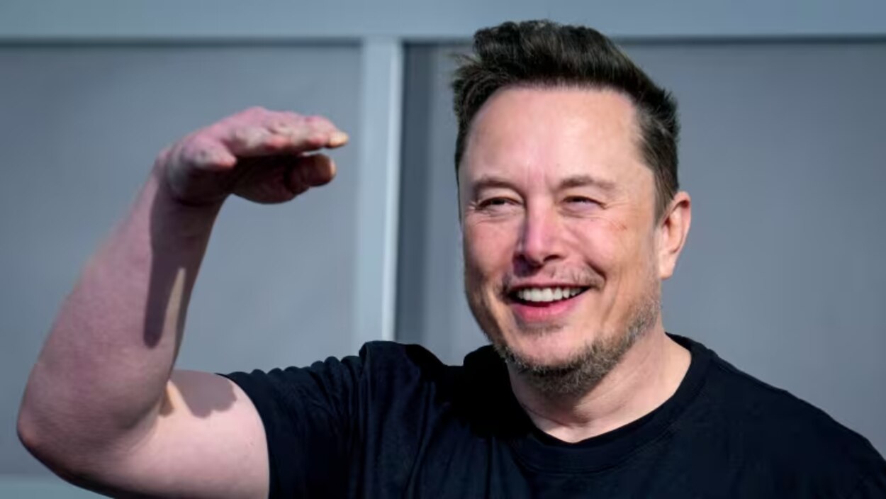Elon Musk attaque plusieurs groupes accusés de boycotter X | Radio-Canada