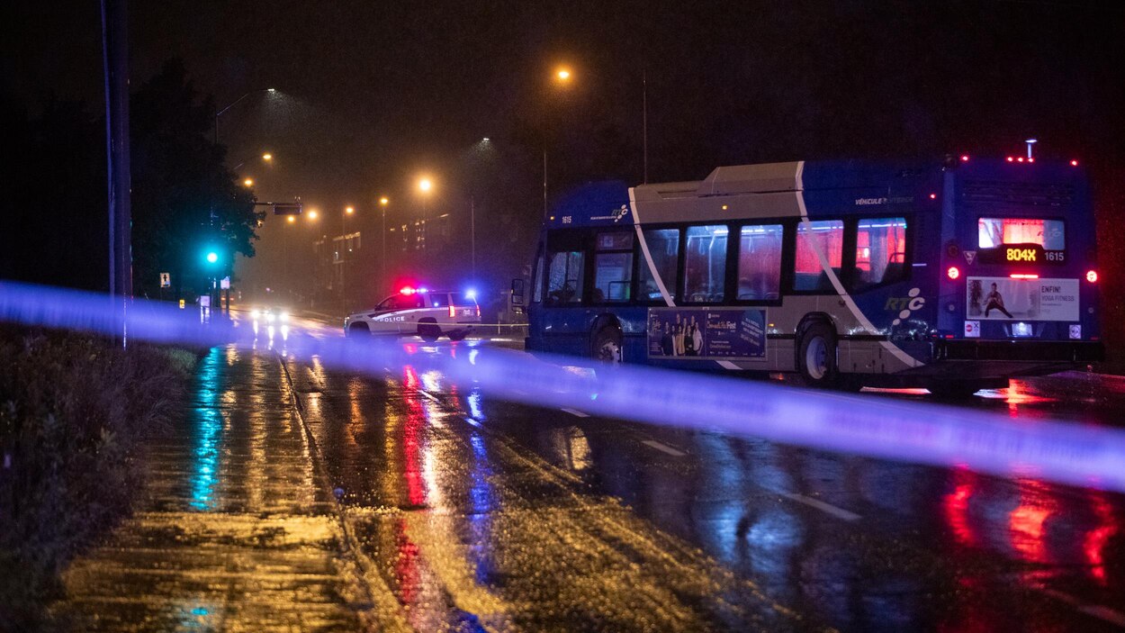 Piéton happé par un autobus du RTC à Québec | Radio-Canada