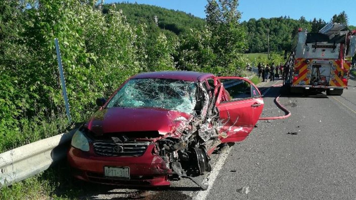 Une collision frontale impliquant l'alcool fait 4 blessés sur la route 309 RadioCanada