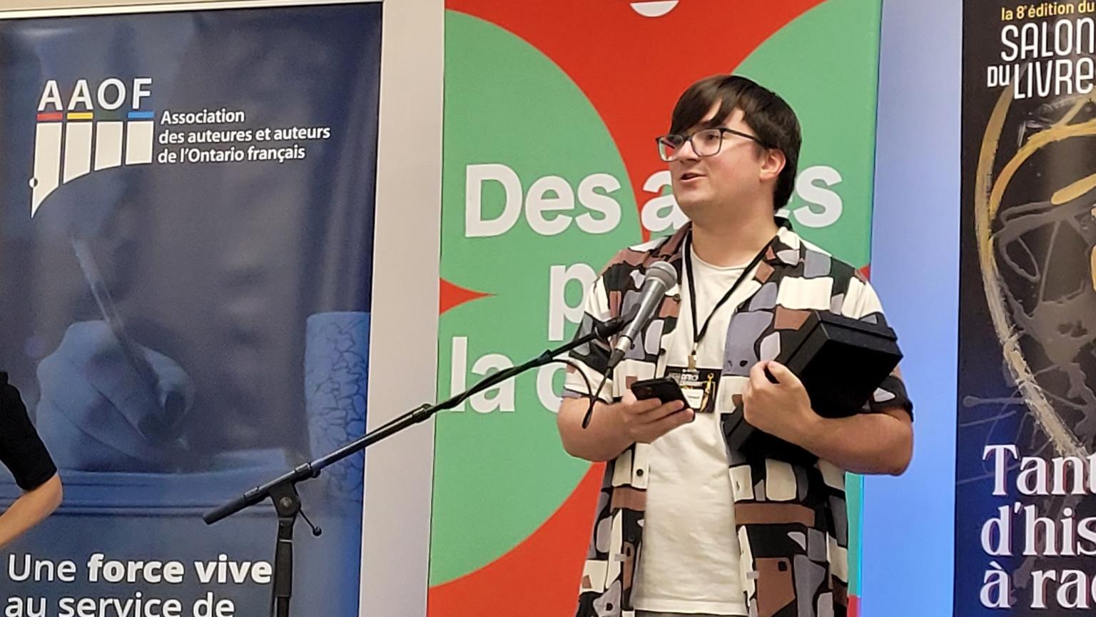 Alex Tétreault, récipiendaire du Prix Émergence 2025 de l’AAOF