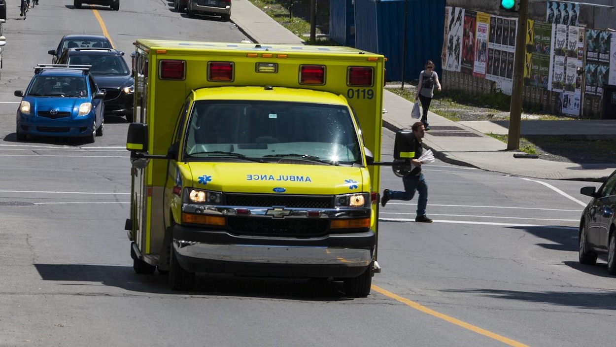 Les Services Ambulanciers Presentent La Preuve De Leur Budget Ampute Radio Canada Ca