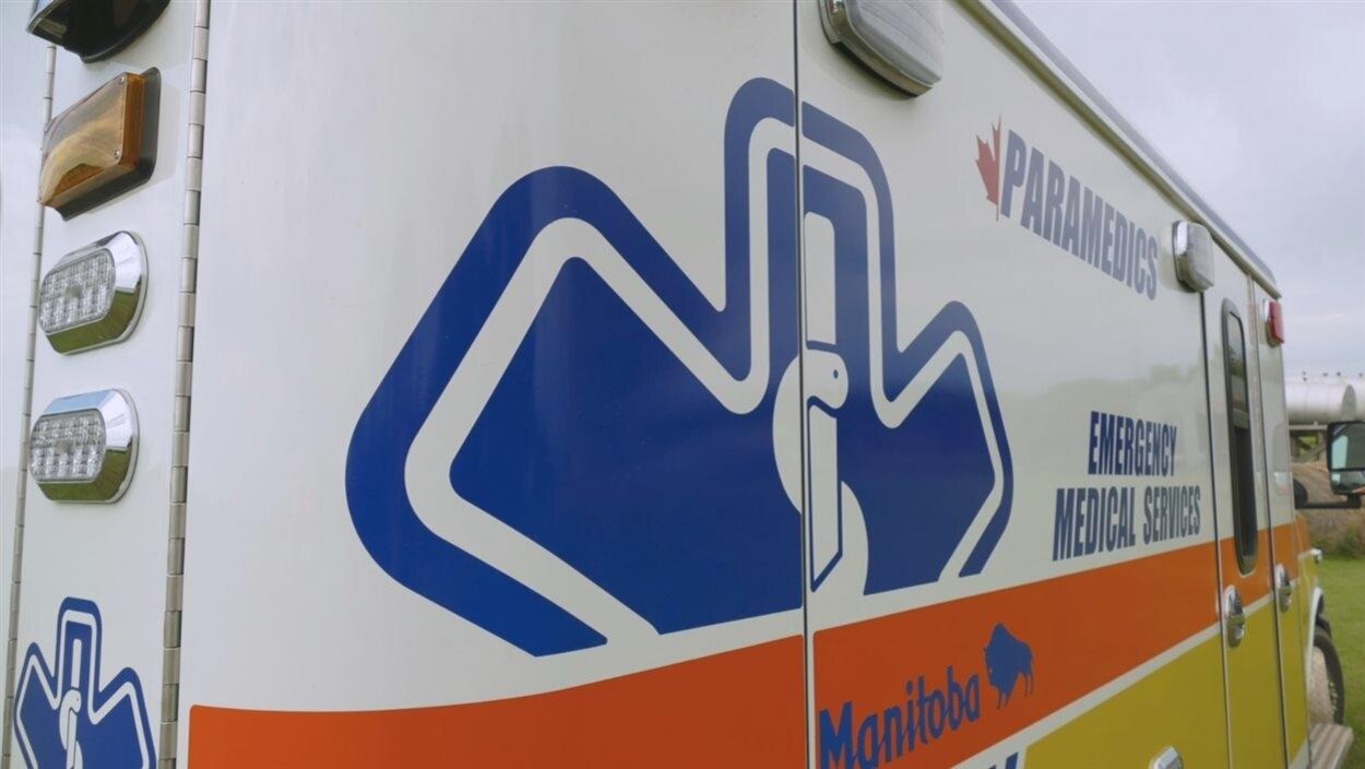 Le Manitoba réduit le tarif des ambulances RadioCanada