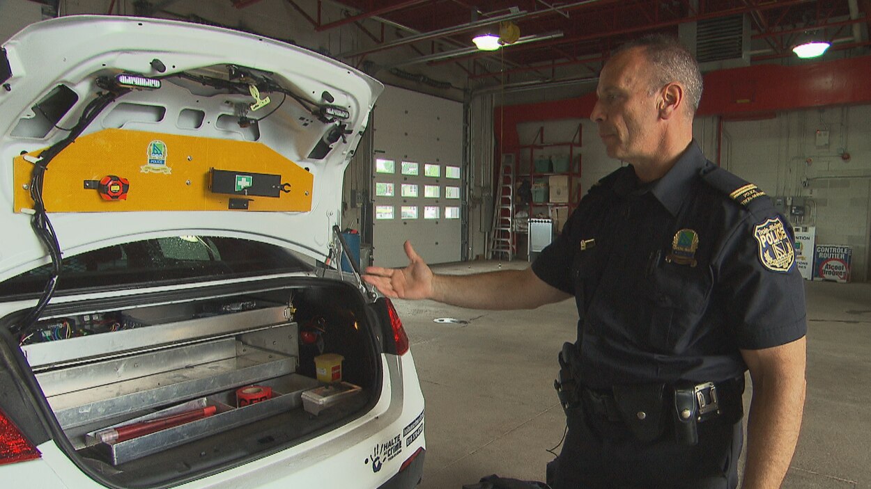 Les policiers de TroisRivières équipés d'armes d'assaut RadioCanada